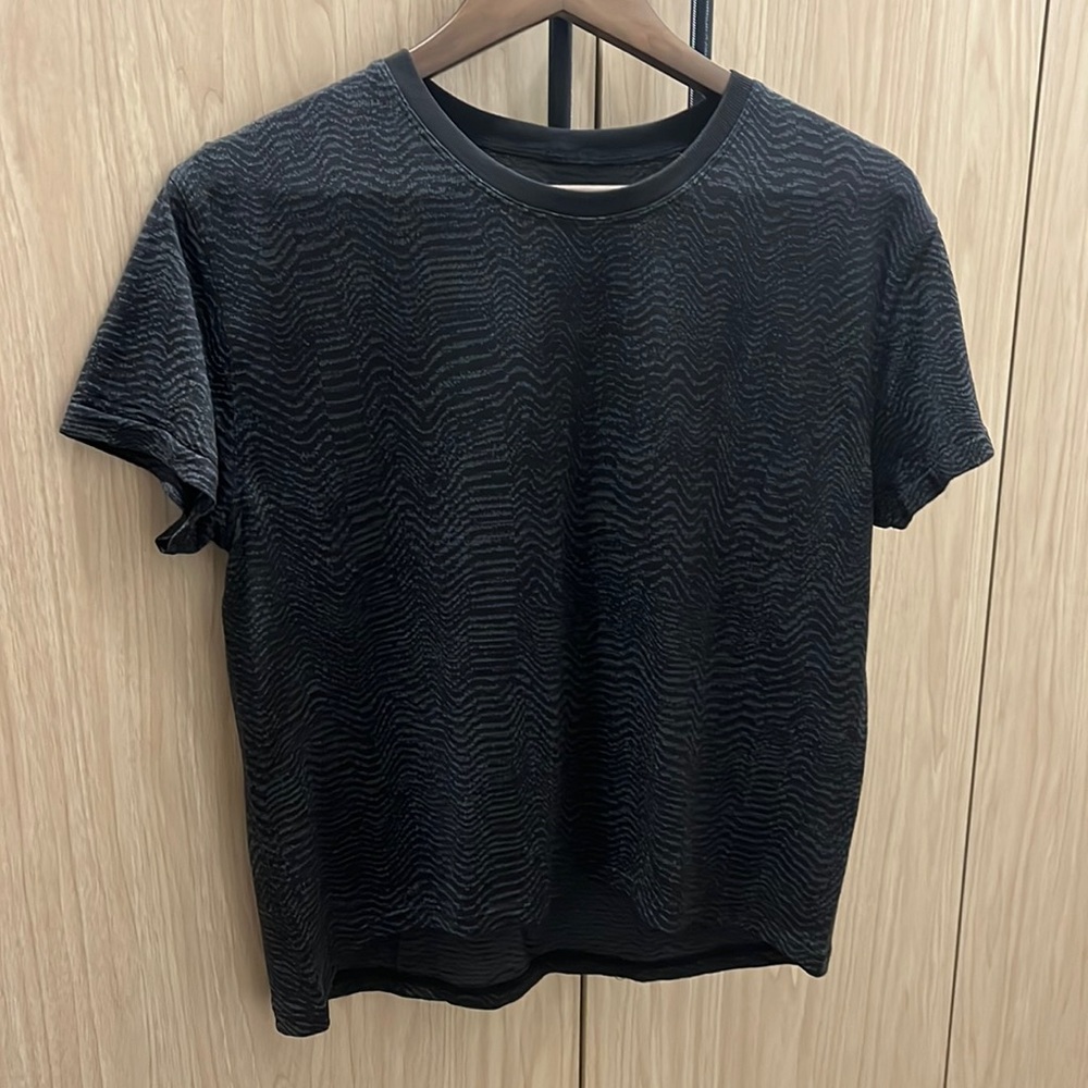 Lululemon Train to be short sleeve